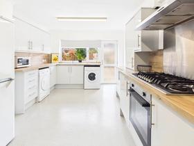 6 bedroom student house in Brynmill, Swansea