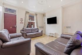 6 bedroom student house in Hyde Park, Leeds