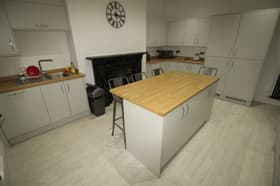 9 bedroom student house in Hyde Park, Leeds