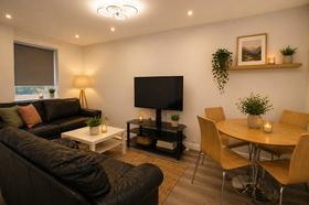 3 bedroom student house in Hyde Park, Leeds