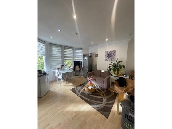 5 bedroom student apartment in Roath, Cardiff