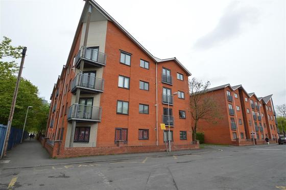 2 bedroom student apartment in Hulme, Manchester
