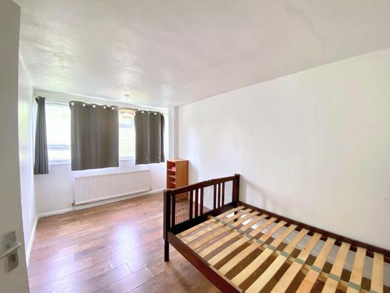 3 bedroom student apartment in Shoreditch, London