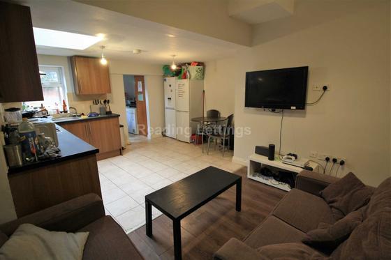 6 bedroom student house in City Centre, Reading
