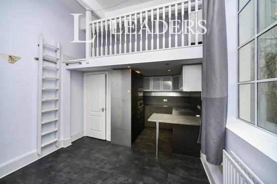 1 bedroom student apartment in Coombe Road, Brighton