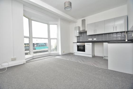 2 bedroom student house in Southsea, Portsmouth