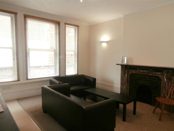 2 bedroom student apartment in The Polygon, Southampton