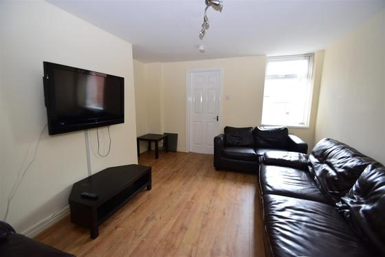 6 bedroom student apartment in Heaton, Newcastle