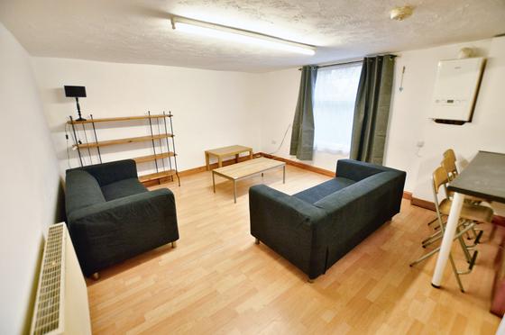 3 bedroom student house in Woodhouse, Leeds