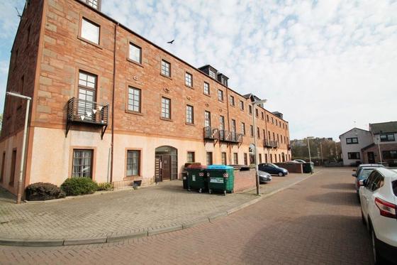 2 bedroom student house in Coldside, Dundee