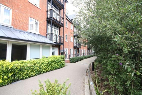 2 bedroom student apartment in City Centre, Canterbury