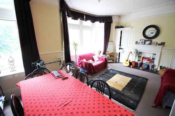 2 bedroom student apartment in Roath, Cardiff