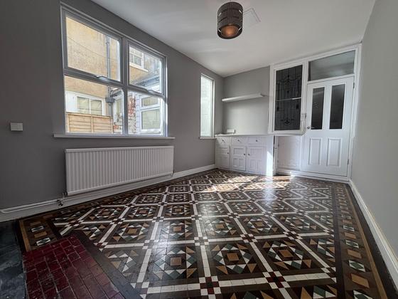 3 bedroom student house in Roath, Cardiff