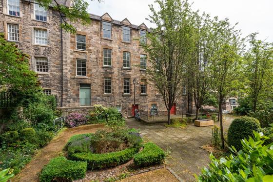 5 bedroom student apartment in Old Town, Edinburgh