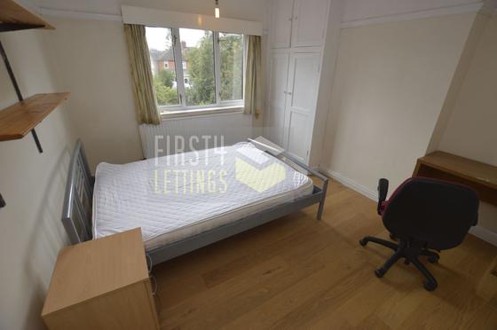 3 bedroom student house in Clarendon Park, Leicester