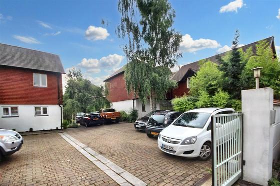 3 bedroom student house in Guildford, Surrey