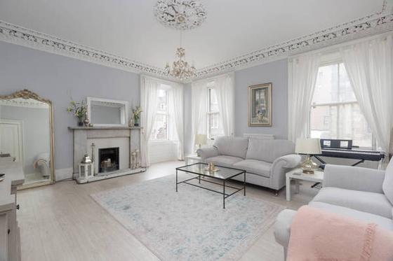 2 bedroom student apartment in Old Town, Edinburgh