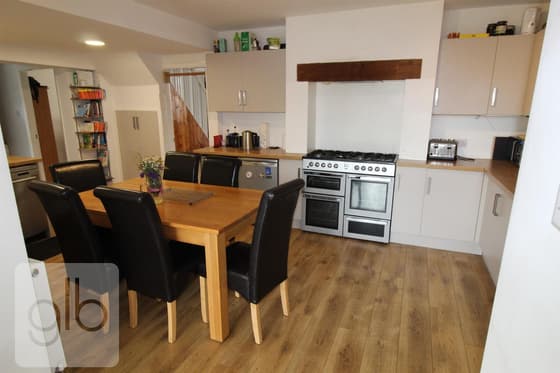 6 bedroom student house in Tile Hill, Coventry