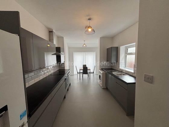 5 bedroom student house in Cathays, Cardiff