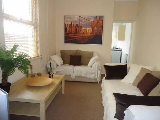 4 bedroom student house in Heath, Cardiff