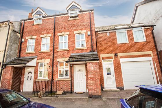4 bedroom student house in Westcotes, Leicester