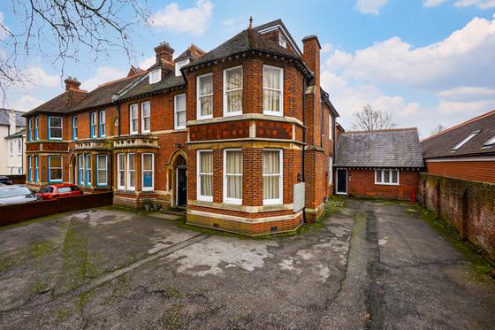 1 bedroom student apartment in Wincheap, Canterbury