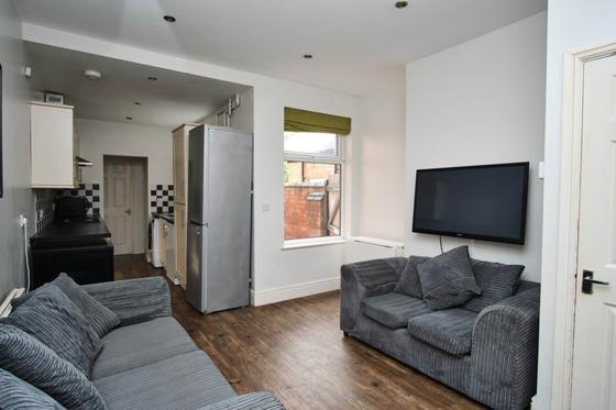 5 bedroom student house in City Centre, Loughborough