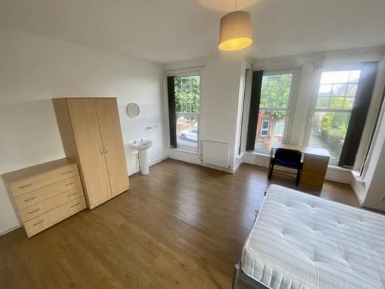 3 bedroom student house in Uplands, Swansea