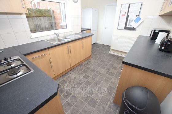 5 bedroom student house in Semilong, Northampton