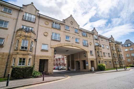 2 bedroom student apartment in Leith, Edinburgh