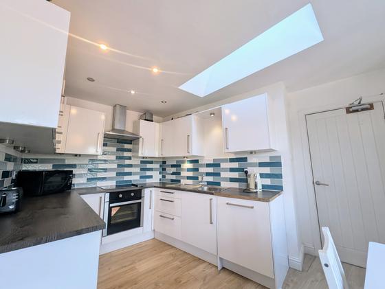 4 bedroom student apartment in Hyde Park, Leeds