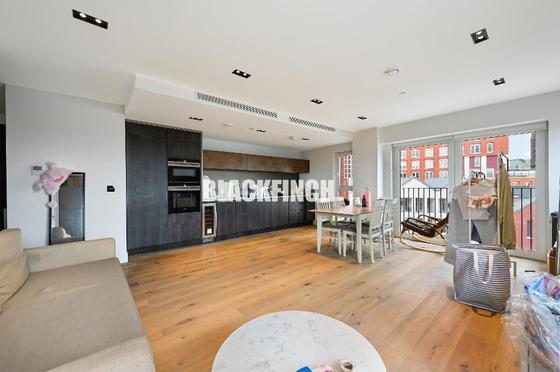 2 bedroom student apartment in Oval, London