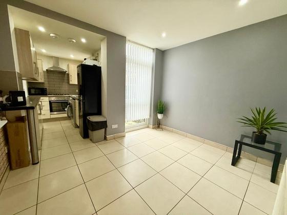 5 bedroom student house in Shelton, Stoke-on-Trent