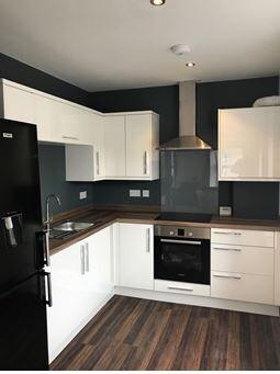 3 bedroom student apartment in Moldgreen, Huddersfield