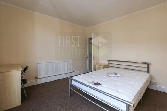 3 bedroom student house in Clarendon Park, Leicester