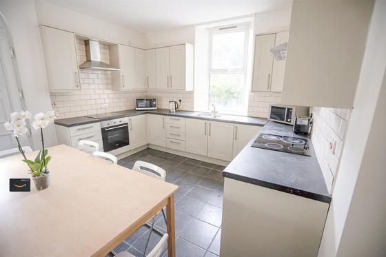 12 bedroom student house in Ecclesall, Sheffield