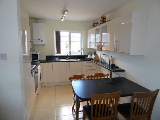 1 bedroom student apartment in Sandfields, Swansea