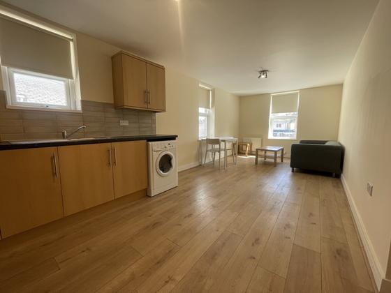 1 bedroom student apartment in Roath, Cardiff