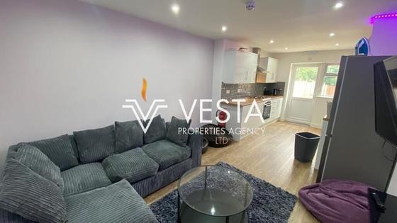 5 bedroom student house in Cheylesmore, Coventry