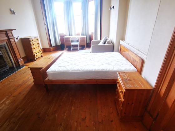 4 bedroom student apartment in Bruntsfield, Edinburgh