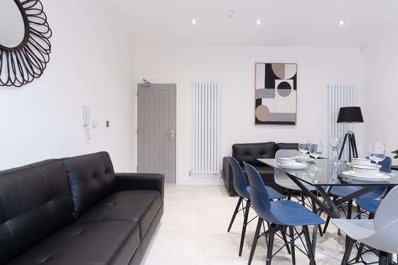 6 bedroom student house in Monks Road, Lincoln