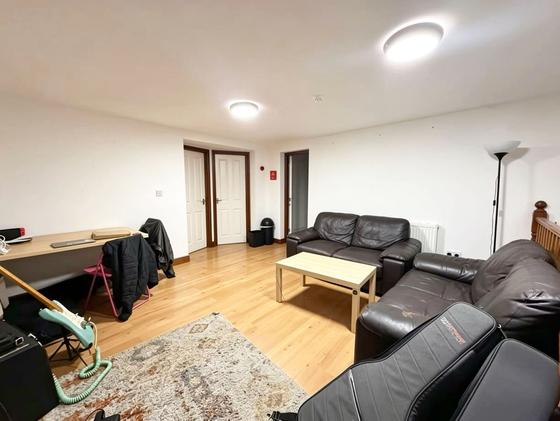 3 bedroom student house in Hyde Park, Leeds