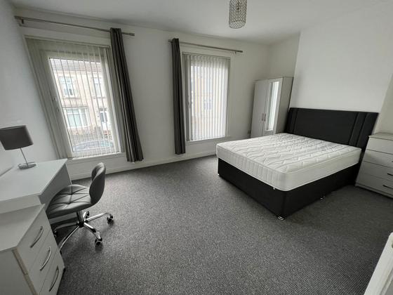 4 bedroom student house in Port Tennant, Swansea