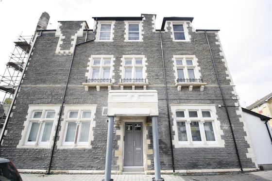 2 bedroom student apartment in Canton, Cardiff