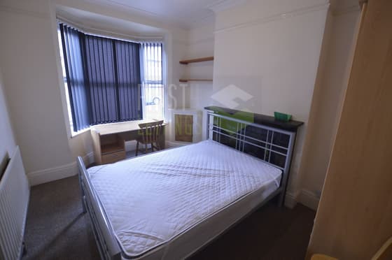 3 bedroom student house in Clarendon Park, Leicester
