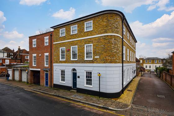 1 bedroom student apartment in City Centre, Canterbury