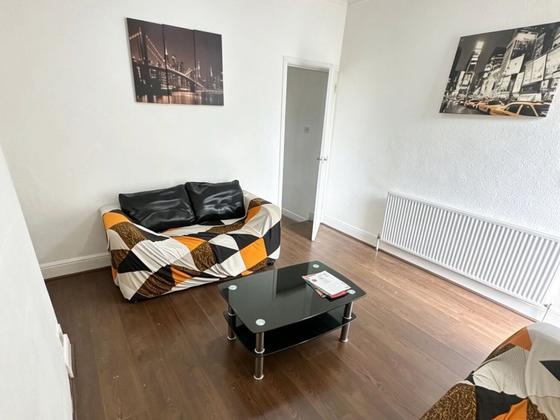 3 bedroom student house in Hyde Park, Leeds