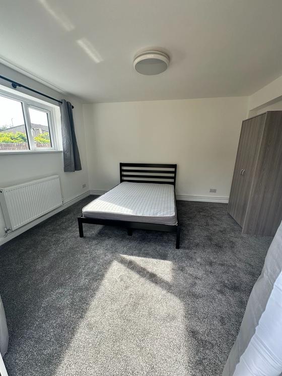 3 bedroom student house in Hales Place, Canterbury