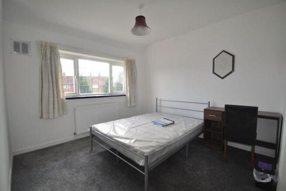 5 bedroom student house in Guildford, Surrey