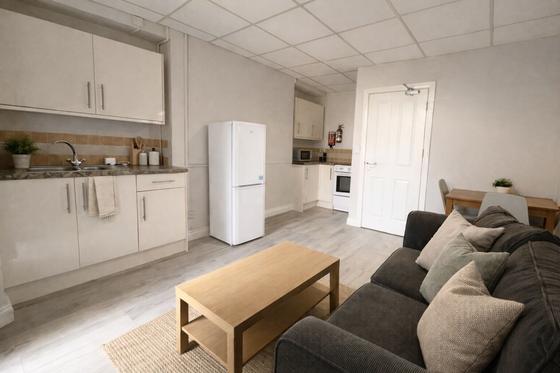 1 bedroom student house in City Centre, Swansea